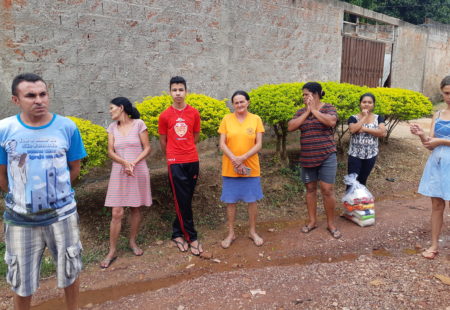 Entrega das cestas básicas para a Comunidade do Veredão